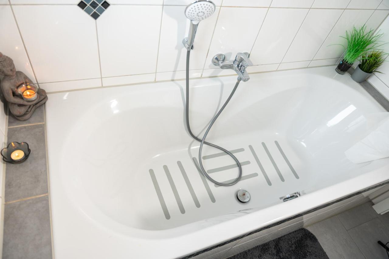 #1 Modernes Zimmer Mit Pool Und Garten Memmingen Eksteriør billede